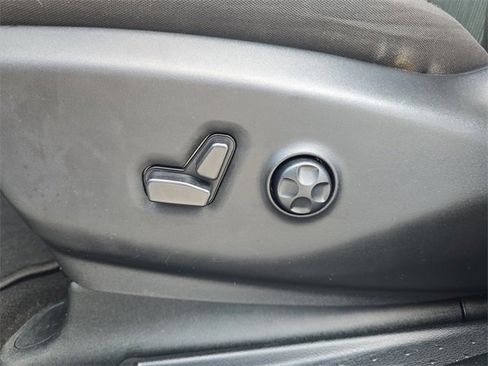 Certified 2024 Chrysler Pacifica Touring image 17