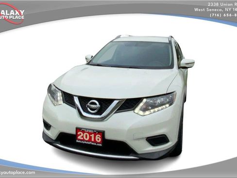 Used 2016 Nissan Rogue SV AWD/4WD image 2