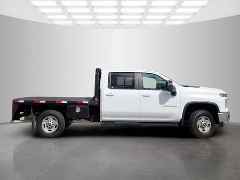 Used 2024 Chevrolet Silverado 2500 LT w/ Convenience Package AWD/4WD image 3