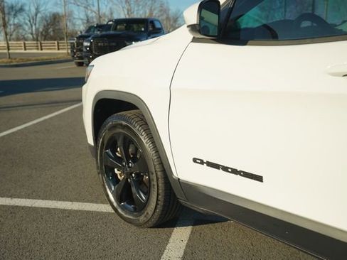 Used 2021 Jeep Cherokee Latitude Plus image 35