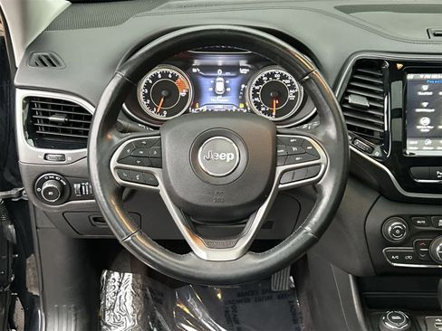 Used 2019 Jeep Cherokee Limited image 15