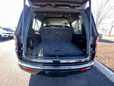 Used 2024 Jeep Wagoneer L Series III w/ Flexible Seating Group image 15