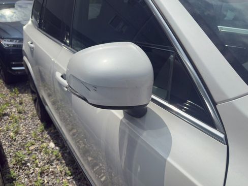 Certified 2023 Volvo XC90 B6 Ultimate w/ Lounge Package image 9