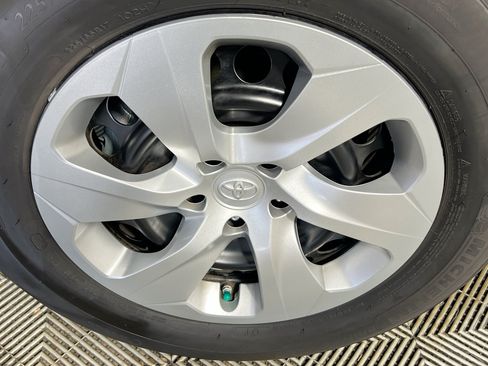 Used 2023 Toyota RAV4 LE FWD image 14