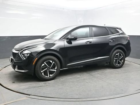 Used 2023 Kia Sportage LX AWD/4WD image 3