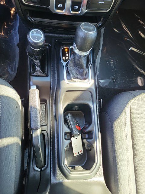 Used 2022 Jeep Wrangler Sport AWD/4WD image 23