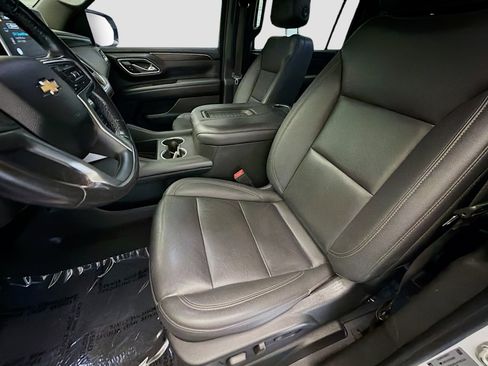 Used 2022 Chevrolet Suburban LT RWD image 11