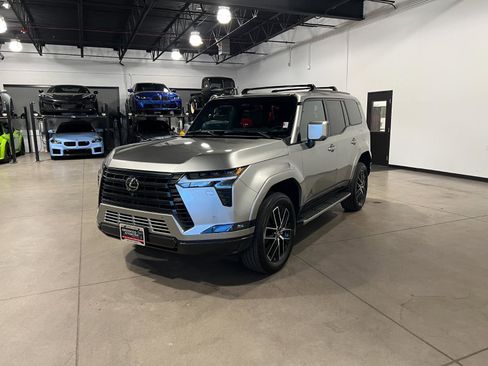 Used 2026 Lexus GX 550 w/ Accessory Package (2T) image 7