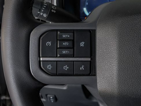 Used 2025 Ford F250 Lariat AWD/4WD image 17