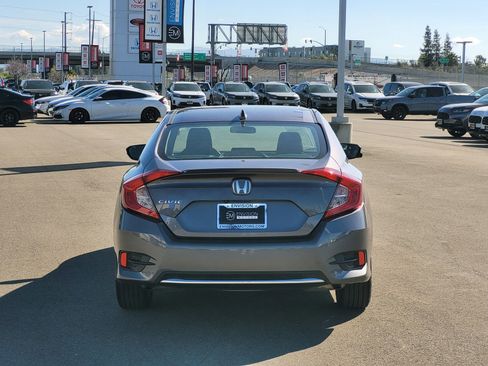 Used 2019 Honda Civic EX image 5