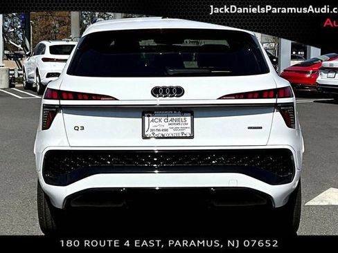 New 2026 Audi Q3 quattro 2.0T image 4
