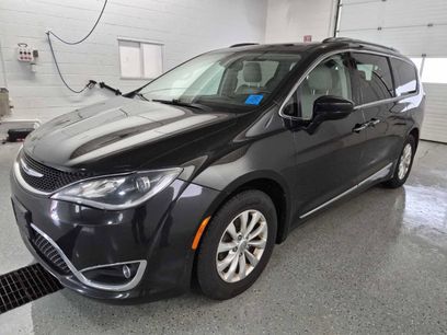 Used 2018 Chrysler Pacifica Touring-L