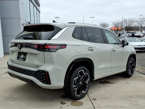 New 2026 Volkswagen Tiguan SEL R-Line image 11