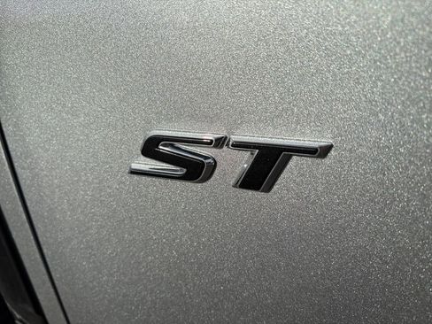 New 2026 Buick Enclave Sport Touring w/ LPO, Floor Liner Package image 12