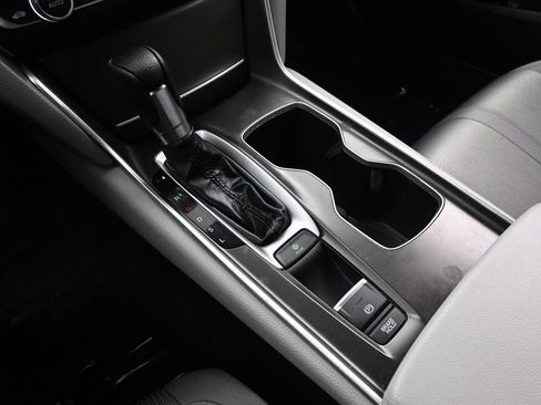 Used 2020 Honda Accord EX image 32