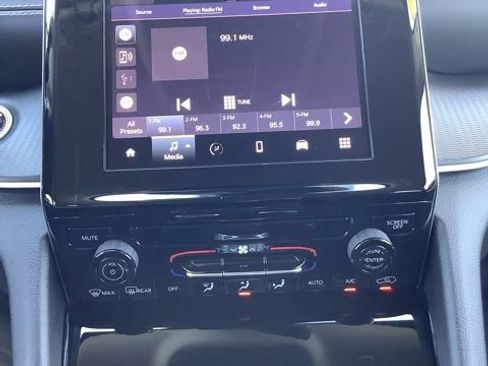 Used 2023 Jeep Grand Cherokee Laredo AWD/4WD image 22