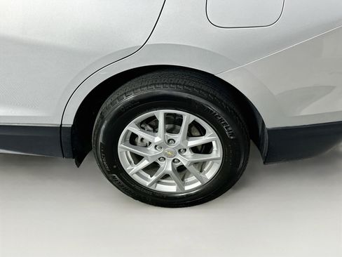 Used 2022 Chevrolet Equinox LT w/ LPO, Floor Liner Package FWD image 11
