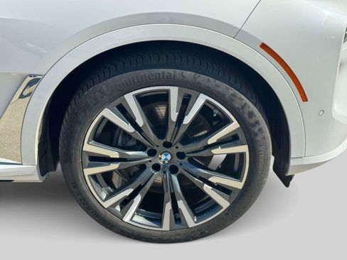 Certified 2023 BMW X7 xDrive40i image 8