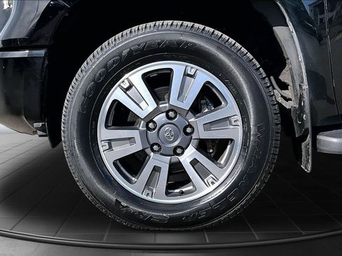 Used 2019 Toyota Tundra Platinum AWD/4WD image 8