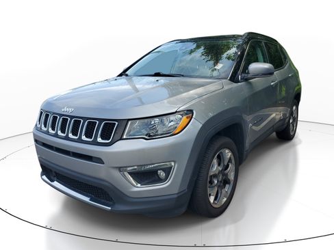 Used 2019 Jeep Compass Limited w/ Advanced Safety Group AWD/4WD image 3