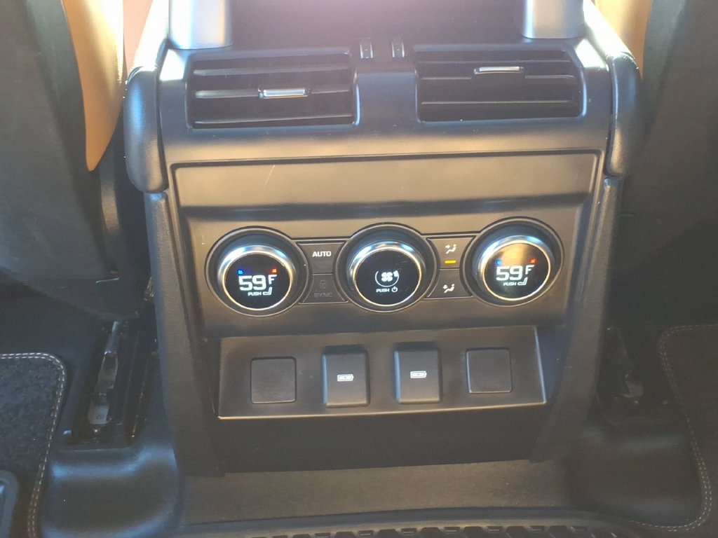 Used 2023 Land Rover Defender 130 SE AWD/4WD image 13