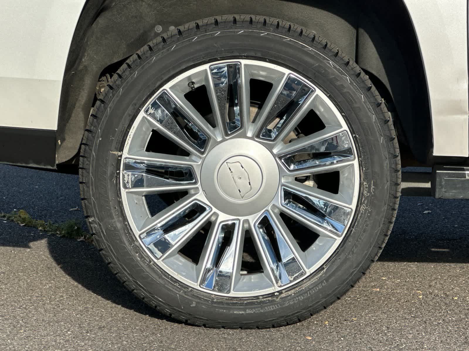 Used 2019 Cadillac Escalade ESV Platinum AWD/4WD image 28