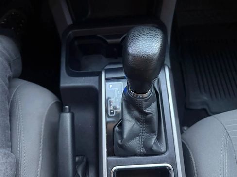 Used 2017 Toyota Tacoma SR5 image 29