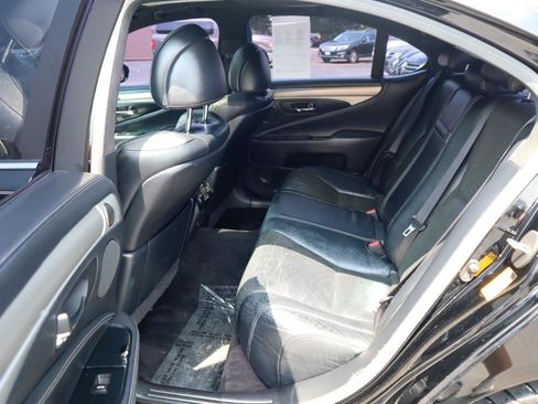 Used 2013 Lexus LS 460 AWD w/ F-Sport Pkg image 14
