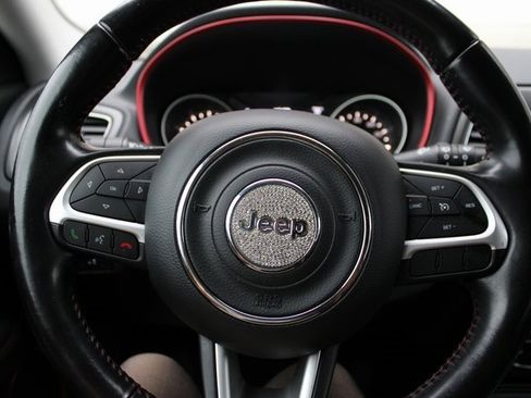 Used 2020 Jeep Compass Trailhawk image 18