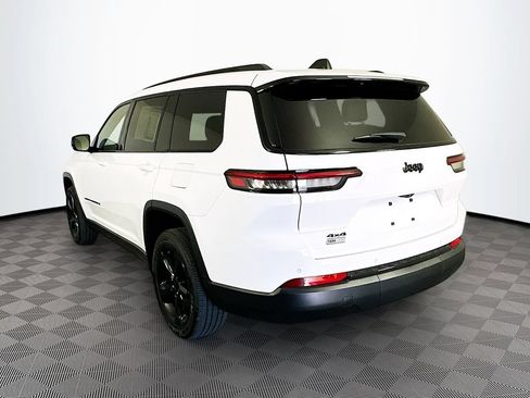 Used 2023 Jeep Grand Cherokee L Laredo AWD/4WD image 8