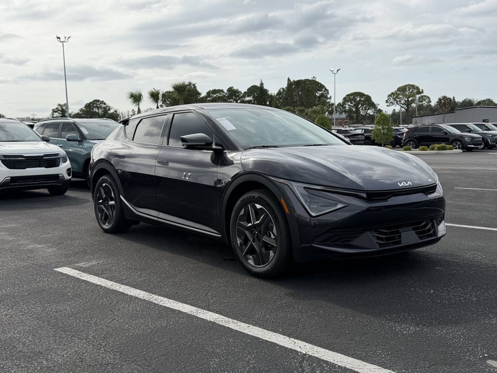 New 2026 Kia EV6 Light RWD image 2