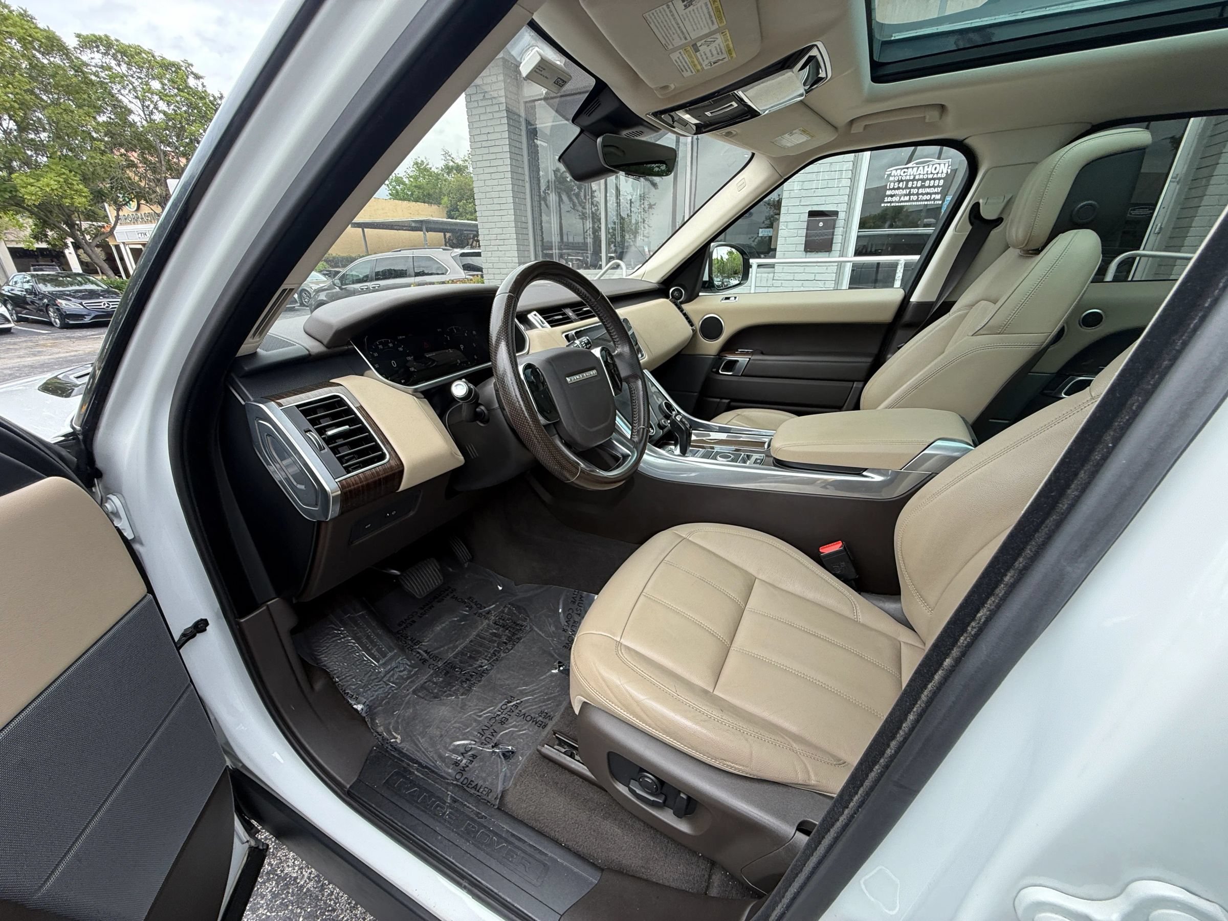 Used 2018 Land Rover Range Rover Sport SE AWD/4WD image 19