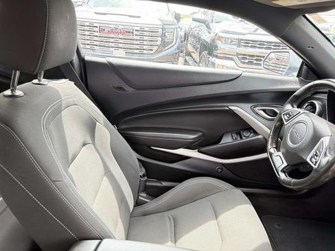Used 2019 Chevrolet Camaro LT RWD image 13