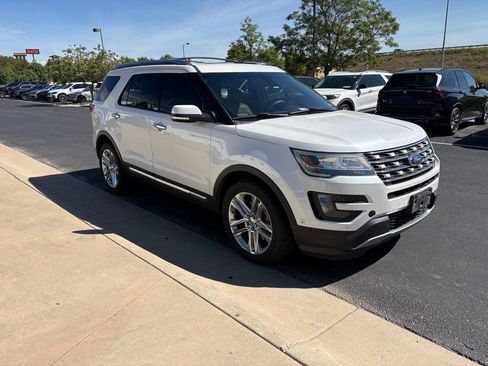 Used 2016 Ford Explorer Limited w/ Equipment Group 301A AWD/4WD image 3