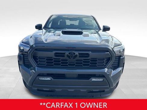 Used 2025 Toyota Tacoma TRD Sport image 2
