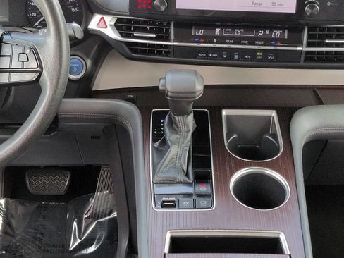 Certified 2022 Toyota Sienna LE AWD/4WD image 19