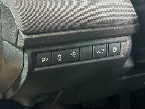 Used 2025 Toyota Camry LE image 10