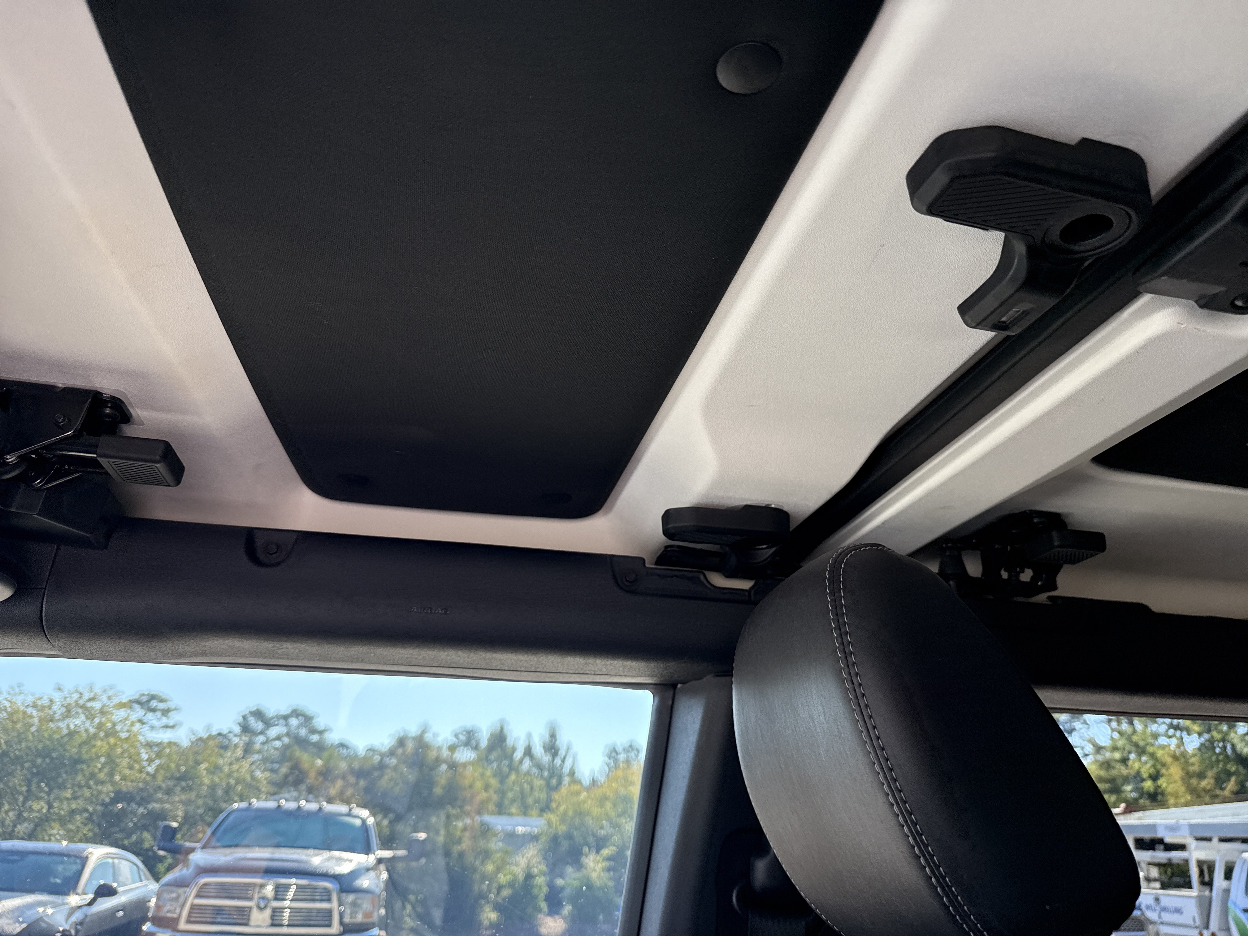 Used 2025 Ford Bronco Badlands AWD/4WD image 29