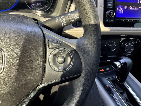 Used 2022 Honda HR-V LX image 13