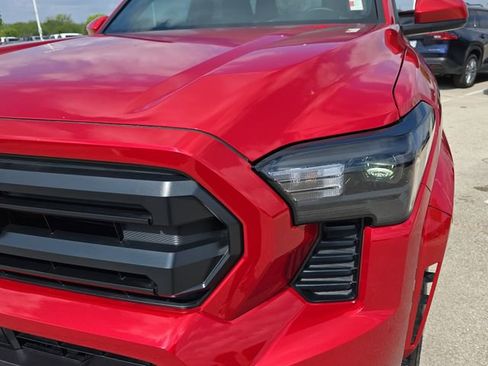 Used 2026 Toyota Tacoma SR5 image 30