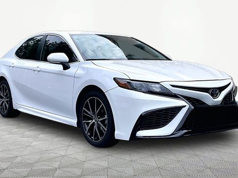 Certified 2024 Toyota Camry SE FWD image 3