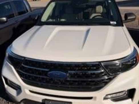 Used 2020 Ford Explorer XLT w/ Equipment Group 202A image 1