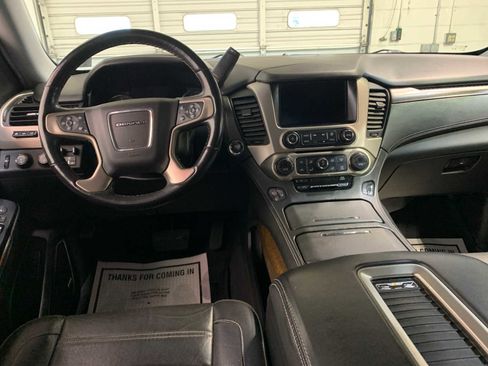 Used 2019 GMC Yukon Denali image 4
