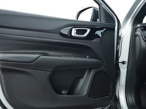 New 2026 Jeep Compass Latitude AWD/4WD image 21