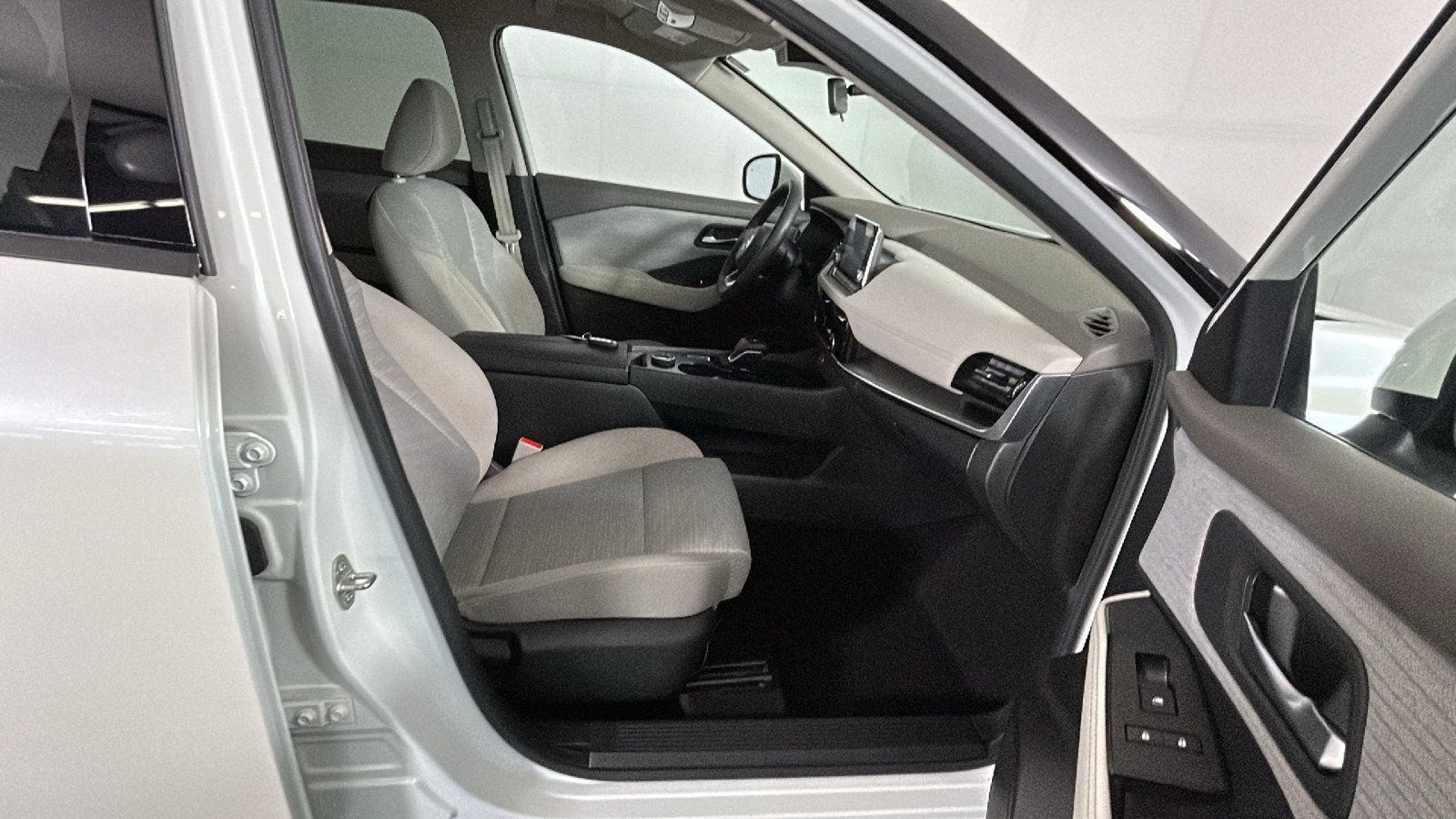 Used 2021 Nissan Rogue SV AWD/4WD image 36
