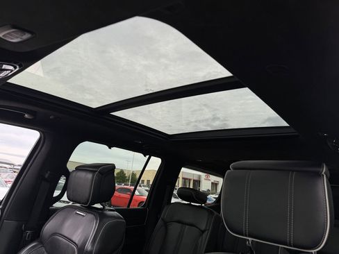 Used 2023 Jeep Grand Wagoneer Series II image 25