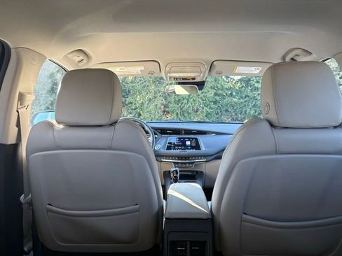 Certified 2023 Cadillac XT4 Premium Luxury w/ Cold Weather Package image 7