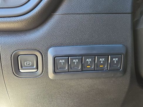 Used 2022 GMC Sierra 3500 Pro w/ Convenience Package image 21