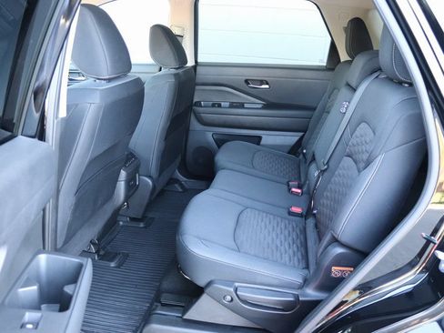 Used 2022 Nissan Pathfinder S AWD/4WD image 7