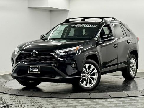 Certified 2025 Toyota RAV4 XLE Premium image 2